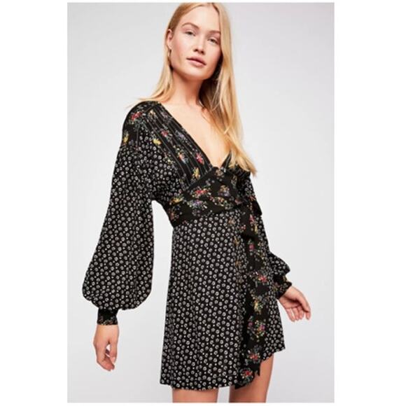 NWOT Free People Wonderland Printed Mini Dress M - Picture 1 of 7
